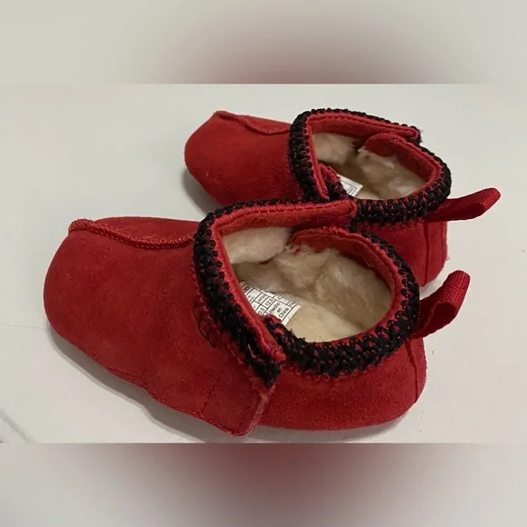 UGG Tasman Shearling Red and Black Christmas Baby Booties - Picture 5 of 7